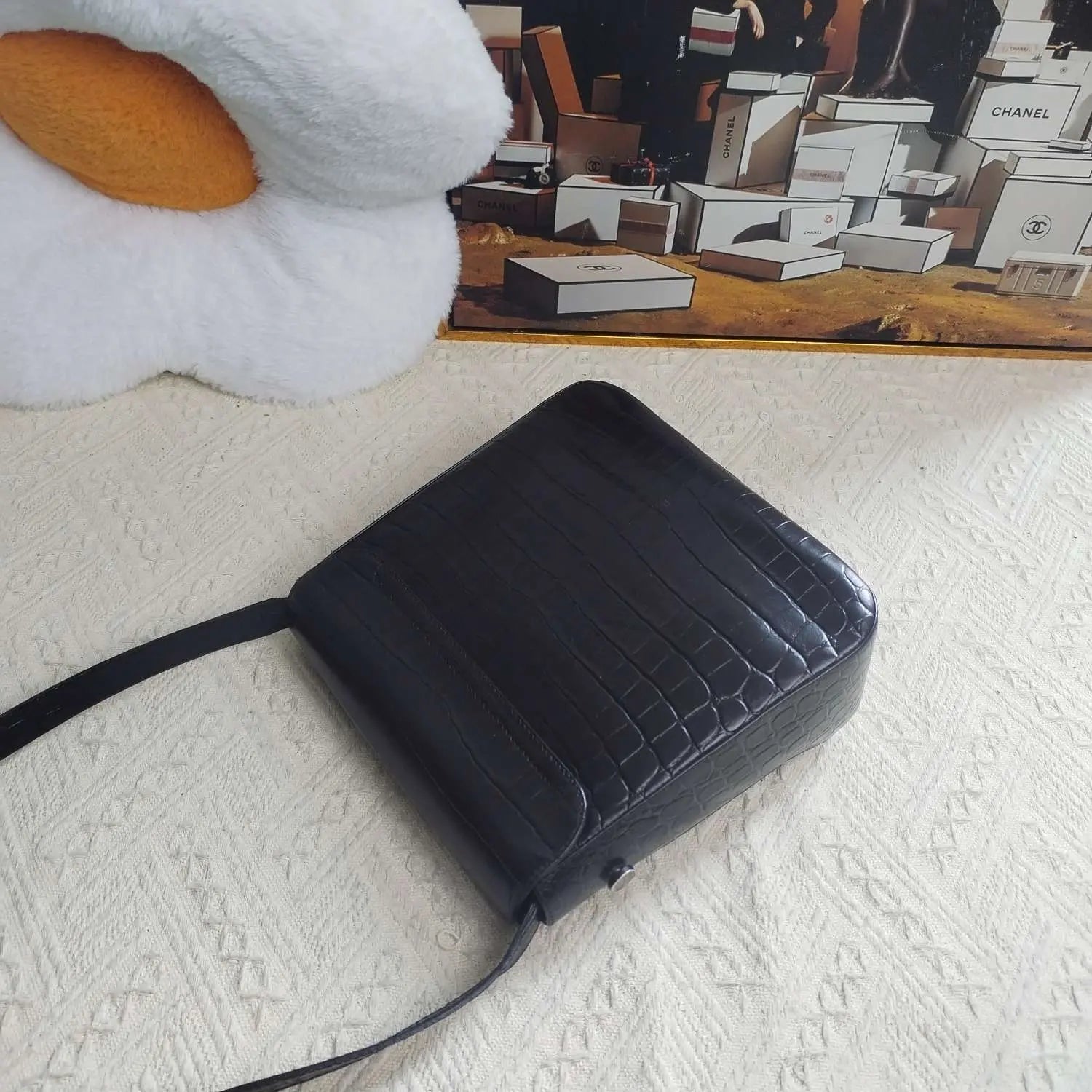 Luckybags Ferragamo Black Crossbody Bag – 93% New, 20×19cm