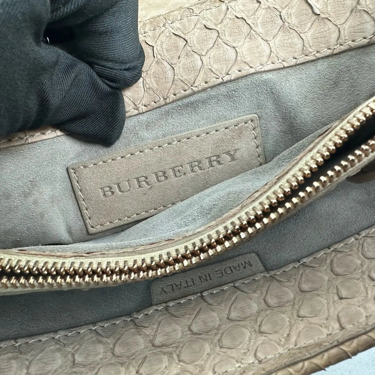 Luckybags Burberry Snakeskin Chain Crossbody Bag – 24×13cm