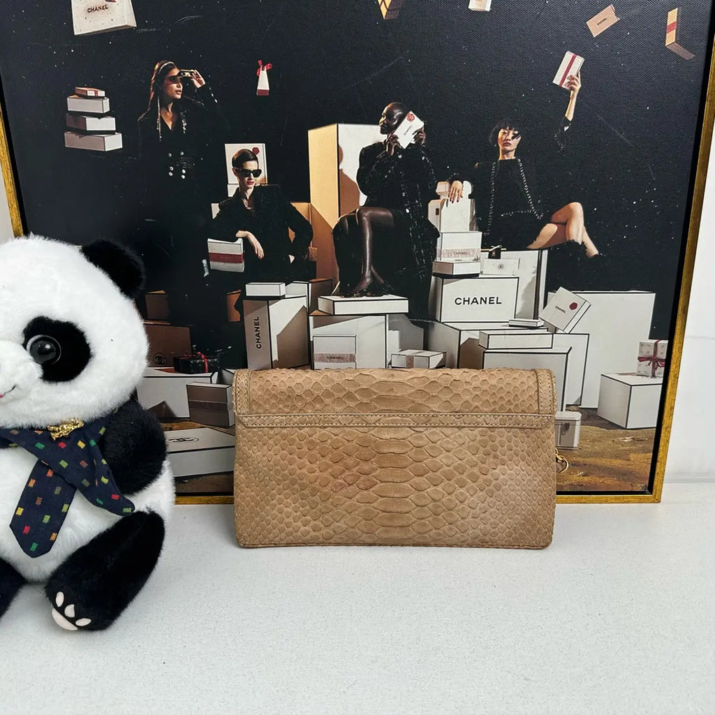 Luckybags Burberry Snakeskin Chain Crossbody Bag – 24×13cm