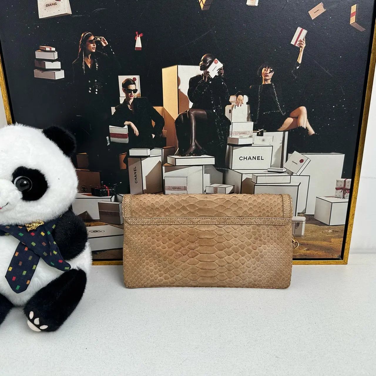 Luckybags Burberry Snakeskin Chain Crossbody Bag – 24×13cm