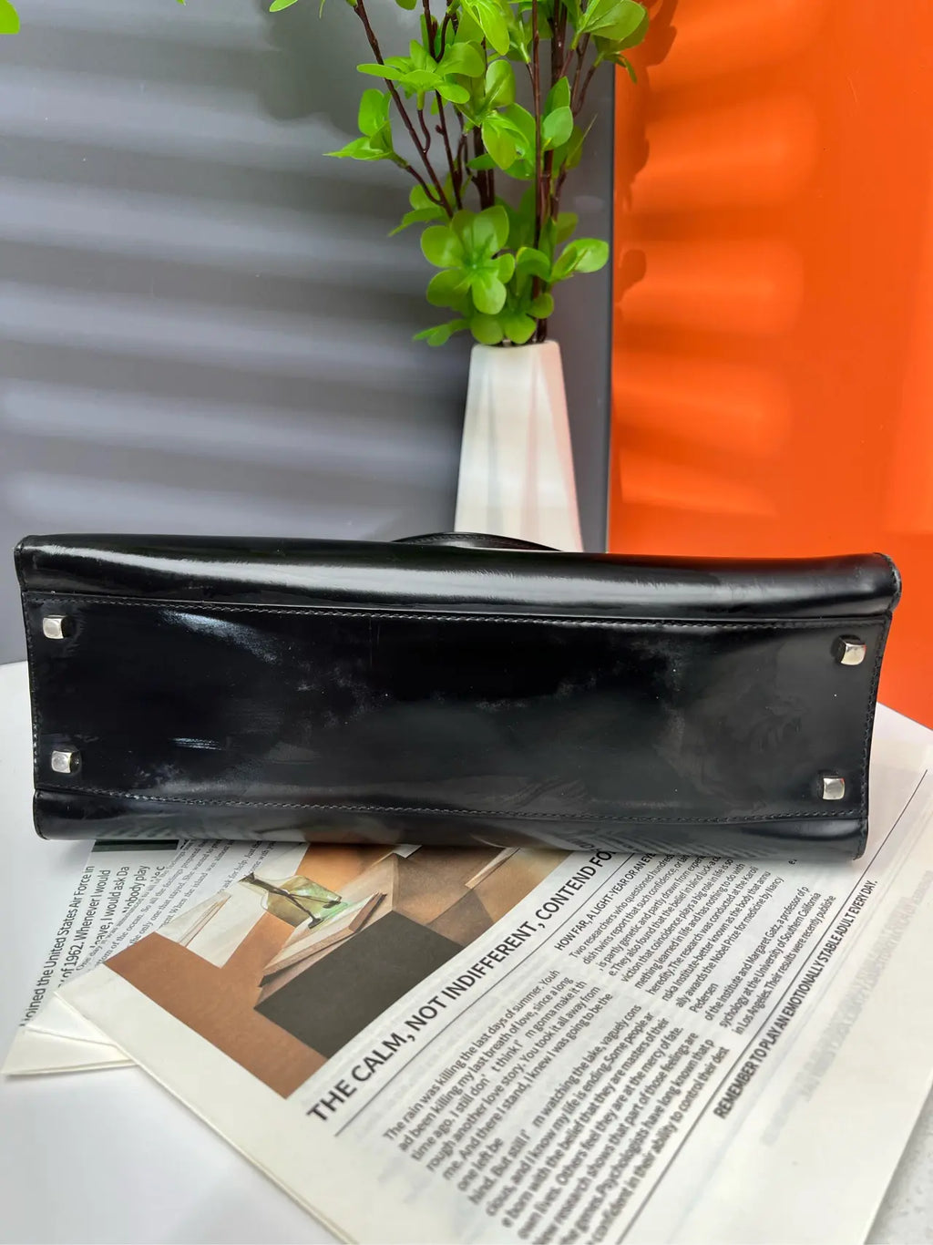 Luckybags Ferragamo Black Handbag – 95% New Vintage, 28×24cm