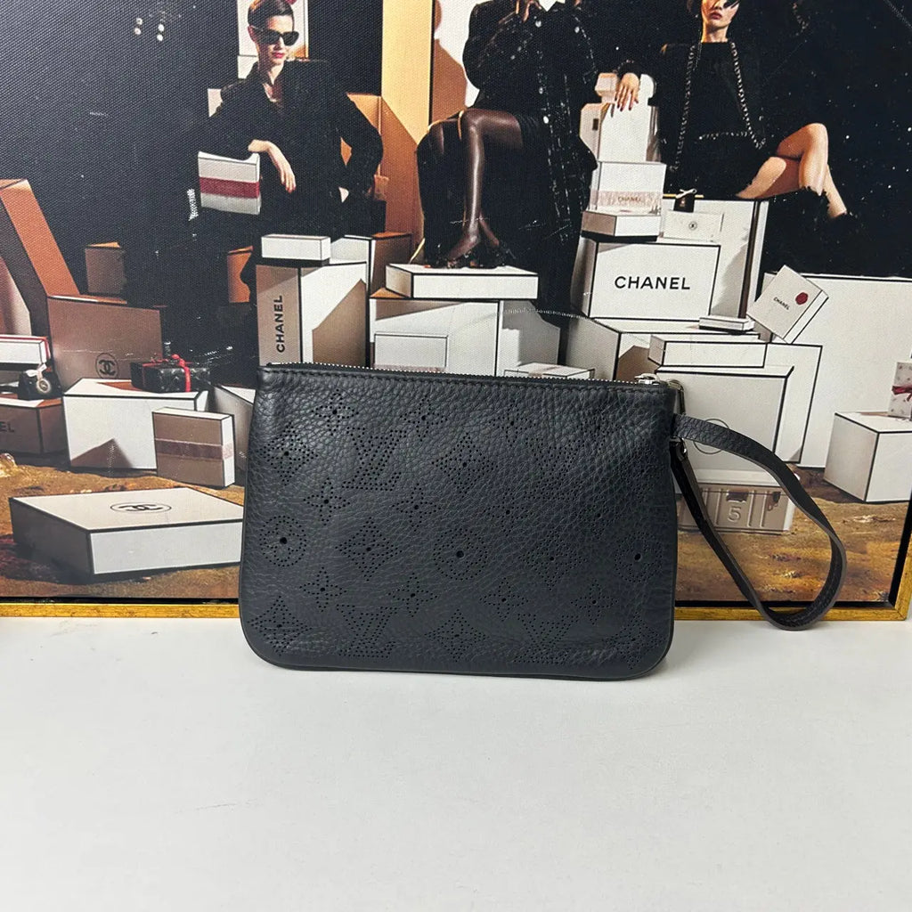 Luckybags Louis Vuitton Pouch – 20×14cm