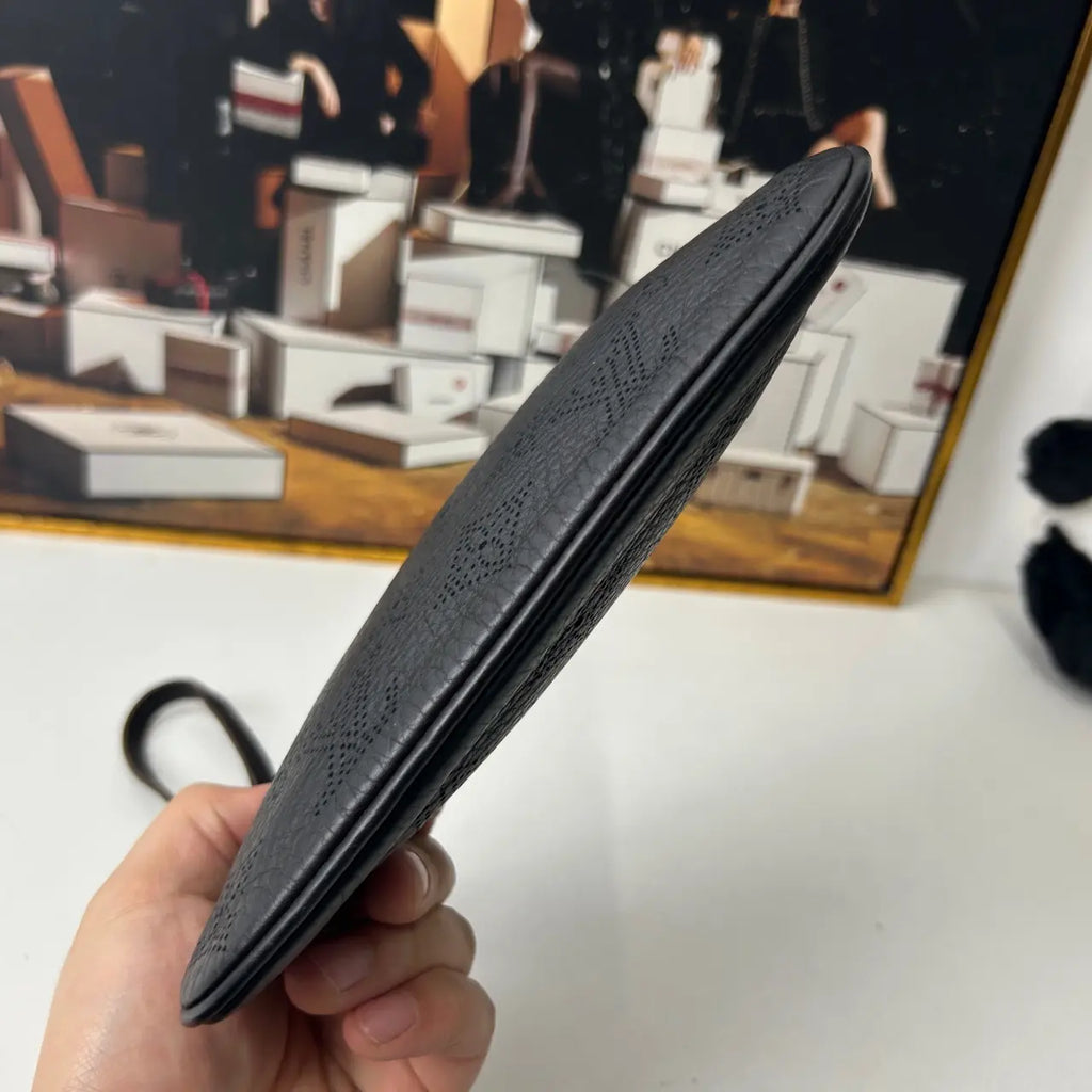 Luckybags Louis Vuitton Pouch – 20×14cm