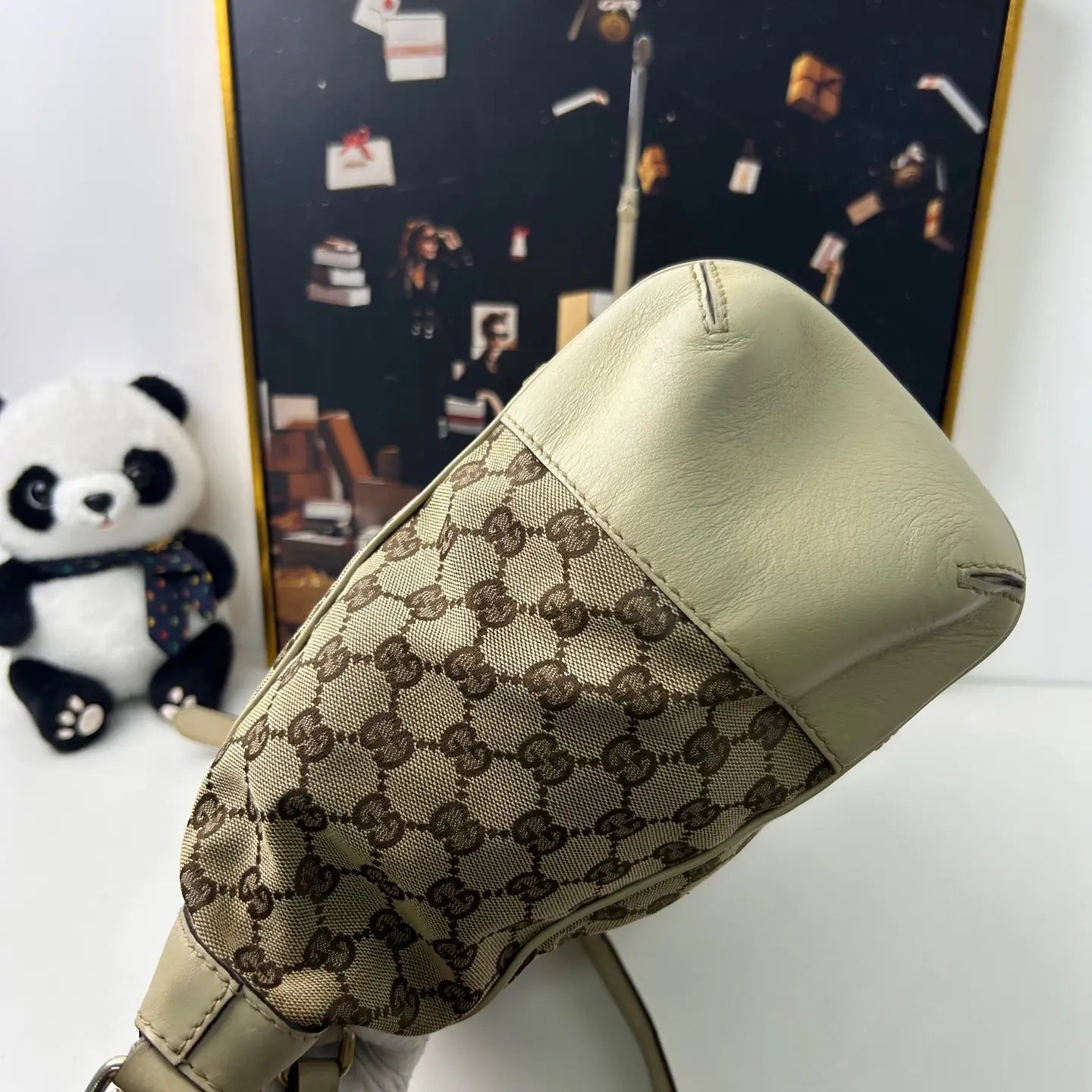 Luckybags Gucci White Monogram Canvas Crossbody Bag – 94% New, 40×28cm