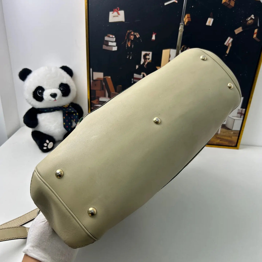 Luckybags Gucci White Monogram Canvas Crossbody Bag – 94% New, 40×28cm