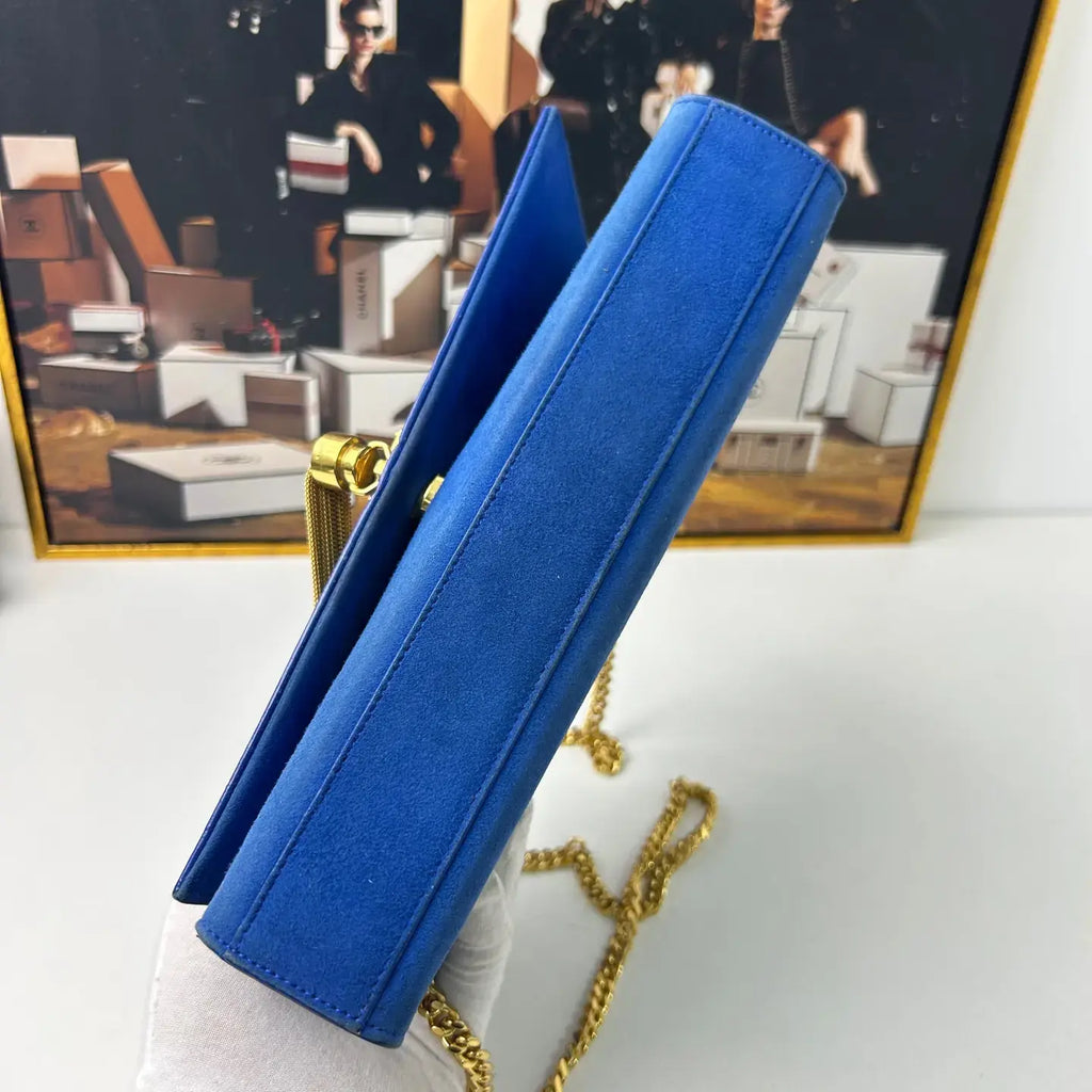 Saint Laurent Tassel Chain Shoulder Bag 23.5×15.5cm – 80% New