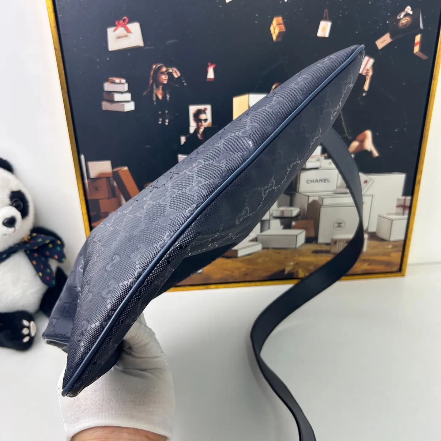 Gucci Blue Crystal Leather Shoulder Bag 33×32cm – 97% New