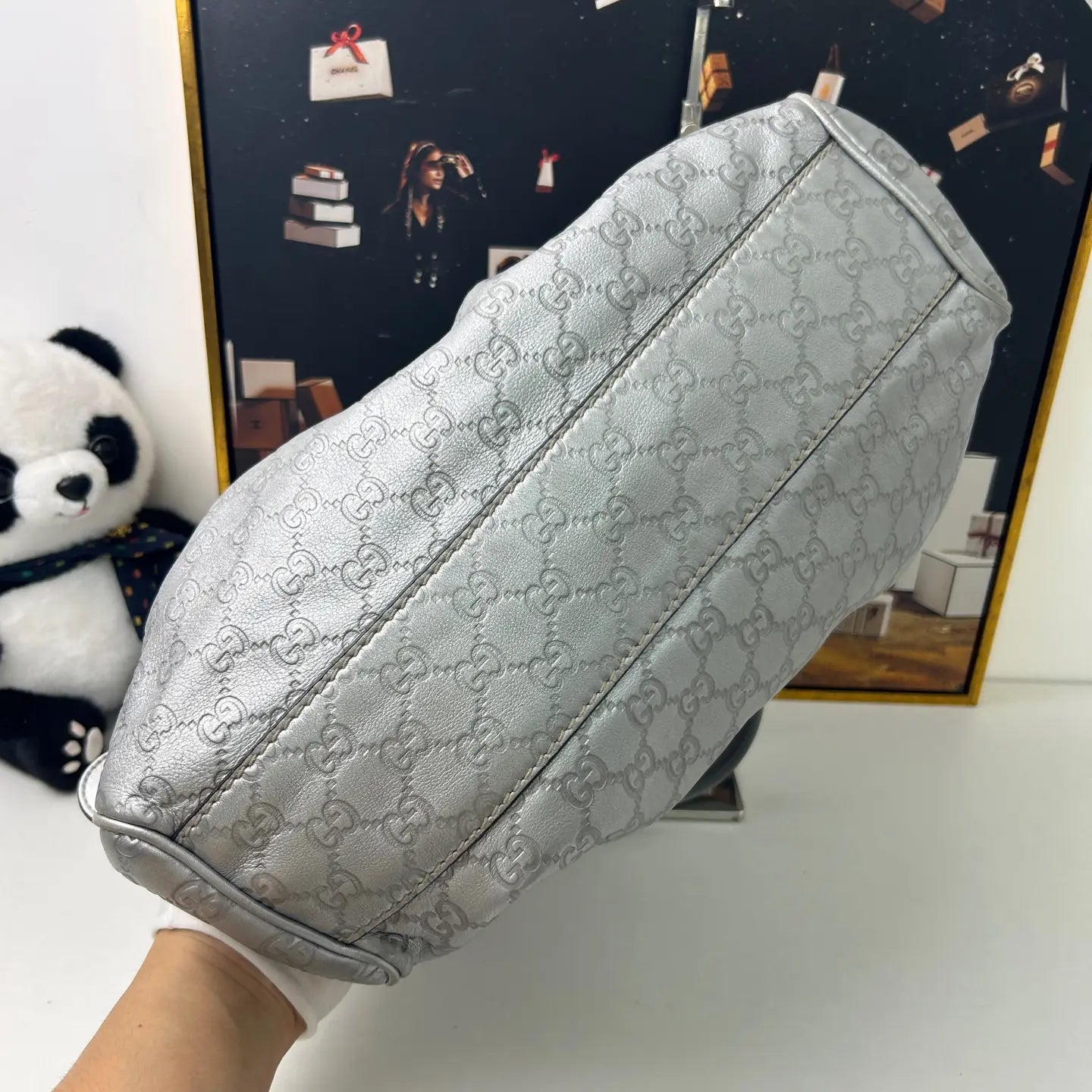 Gucci Blue Crystal Leather Shoulder Bag 33×32cm – 97% New