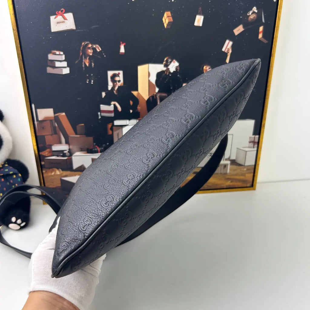 Gucci Black Leather Shoulder Bag 34×29cm – 97% New