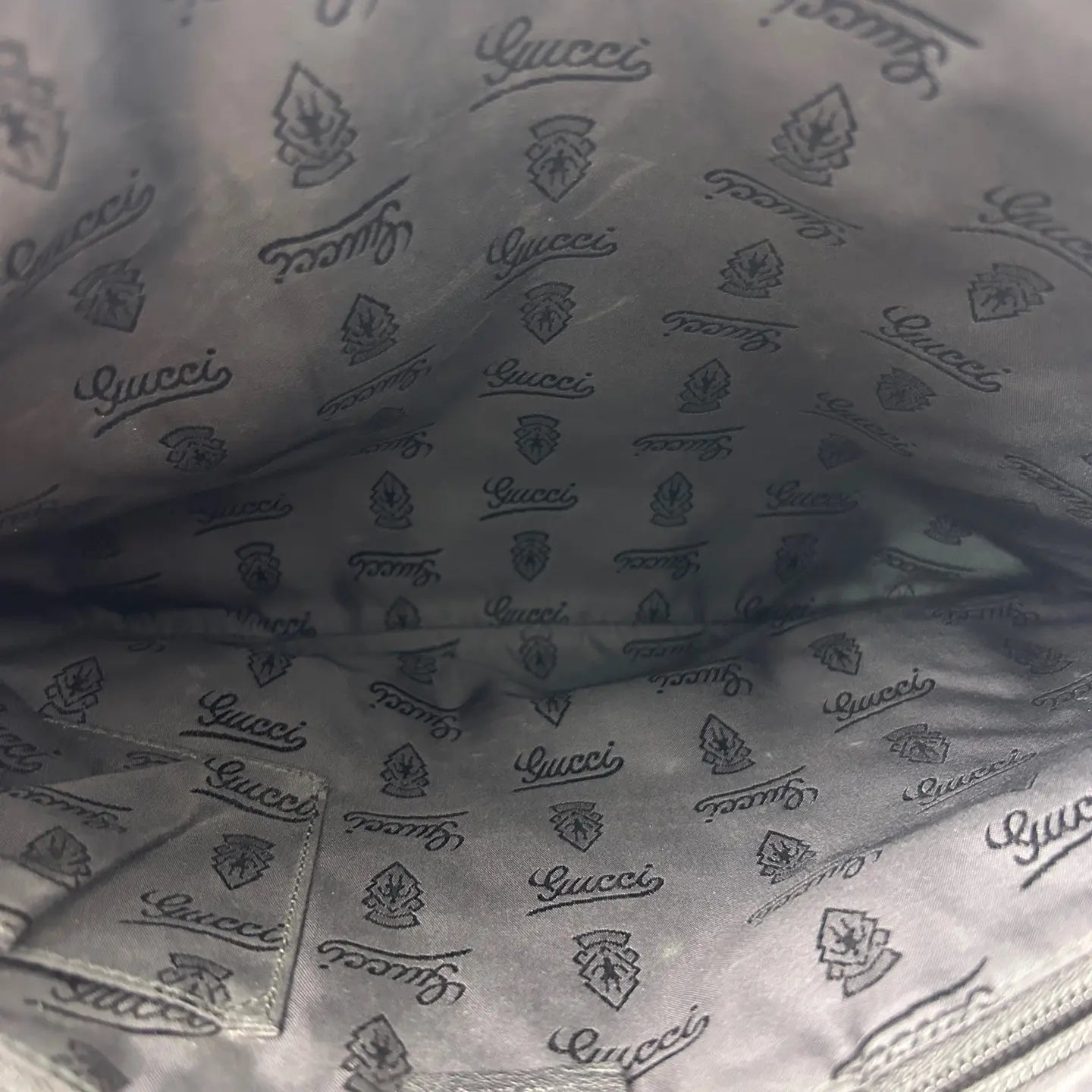 Gucci Black Leather Shoulder Bag 34×29cm – 97% New