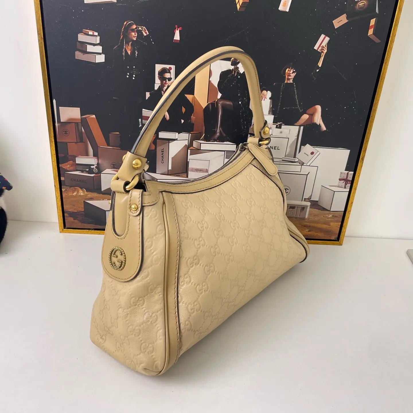 Gucci Leather Shoulder Bag 30×20cm – 95% New