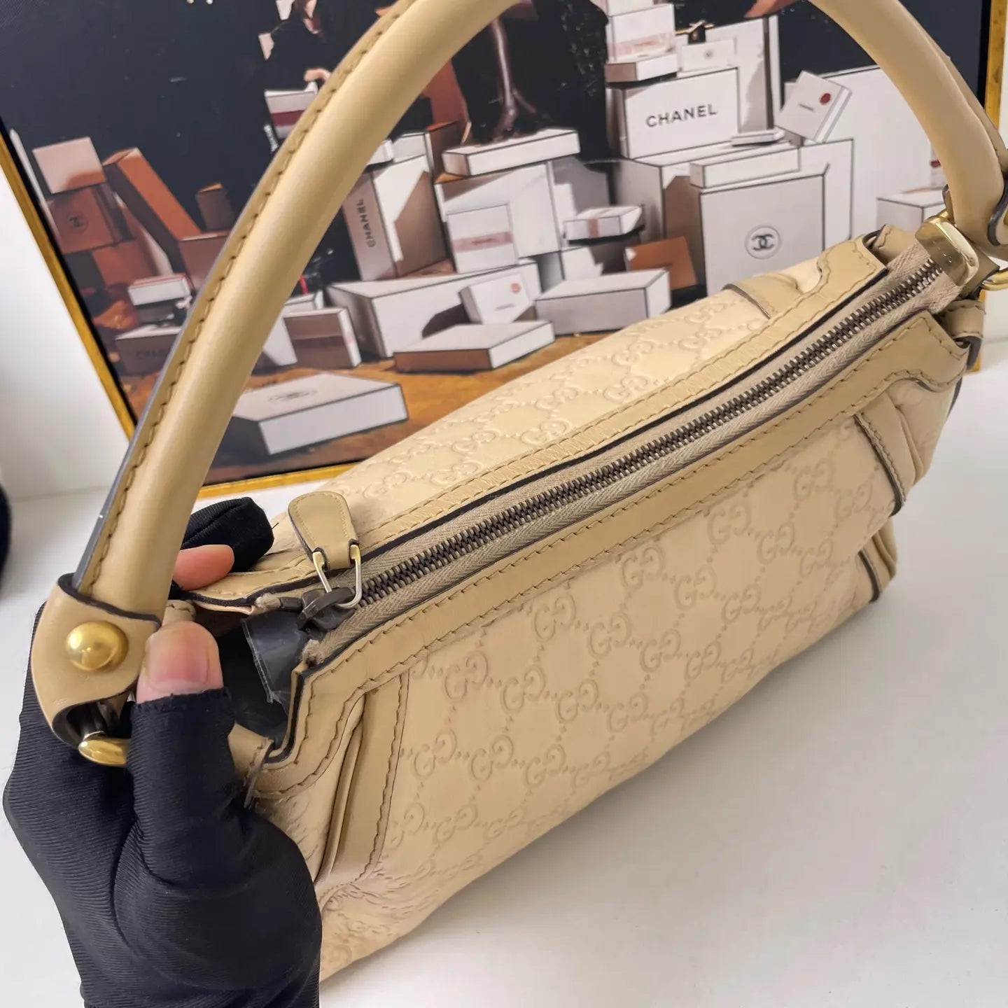 Gucci Leather Shoulder Bag 30×20cm – 95% New