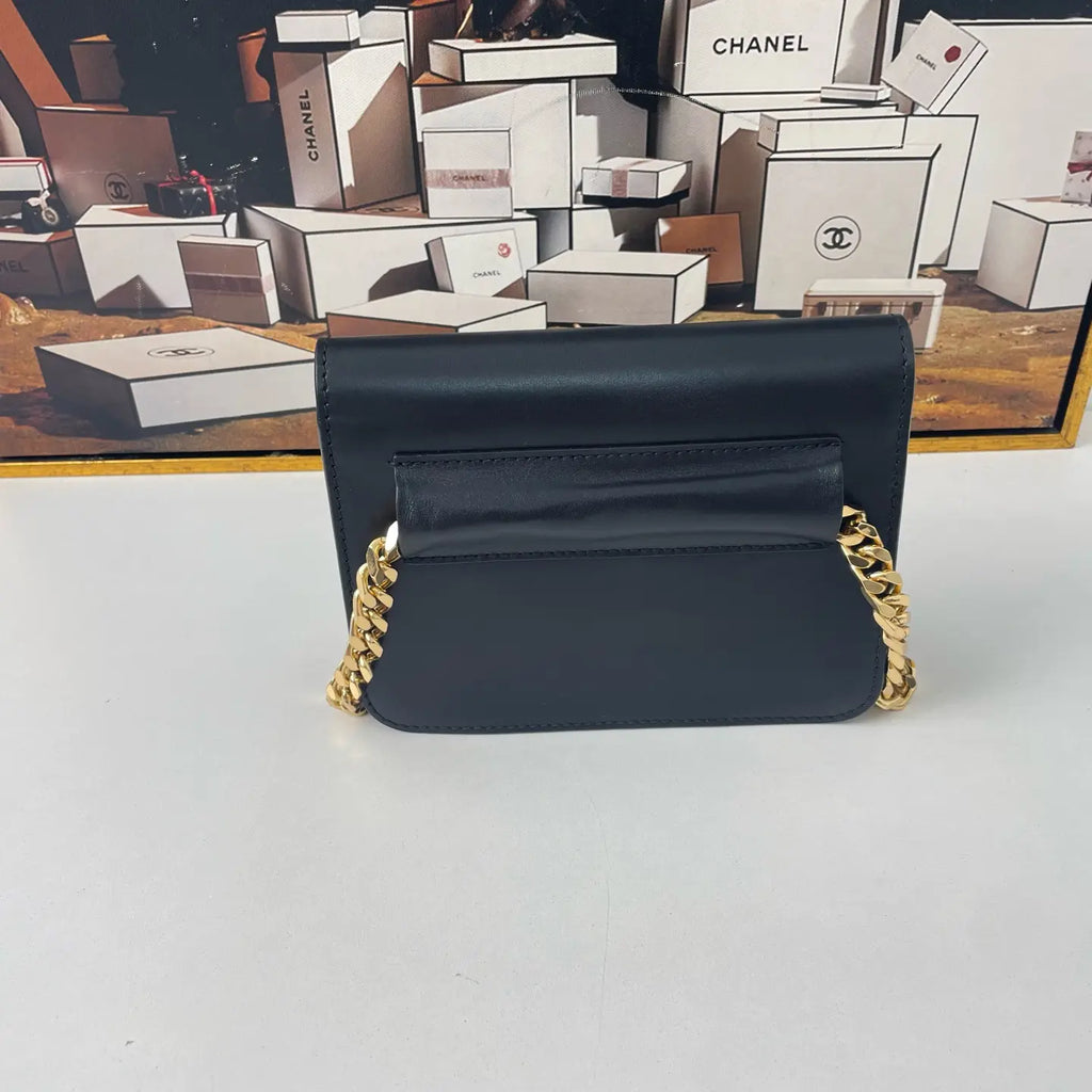 Burberry Chain Crossbody Bag 17×6cm