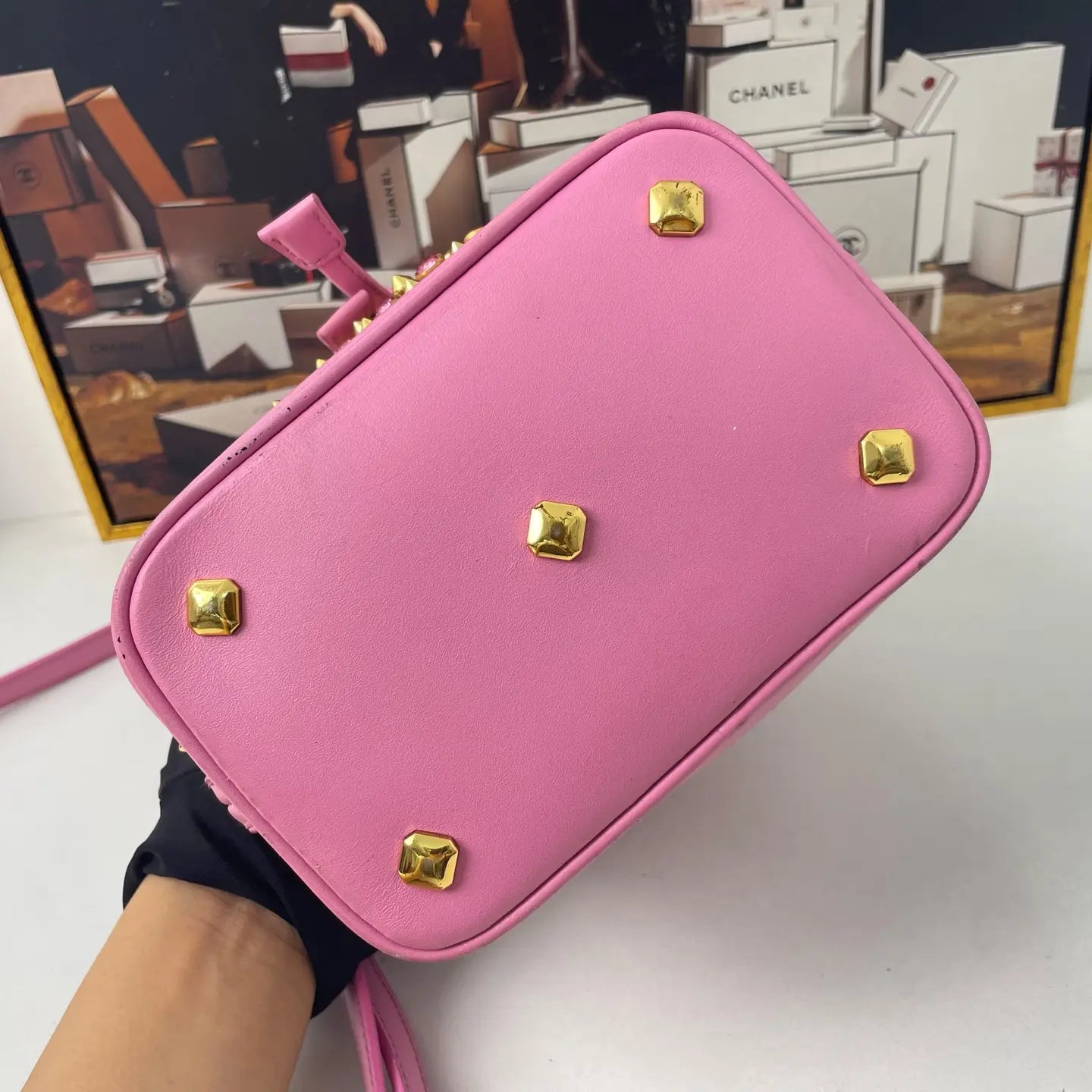 MCM Studded Bucket Bag 17×11cm