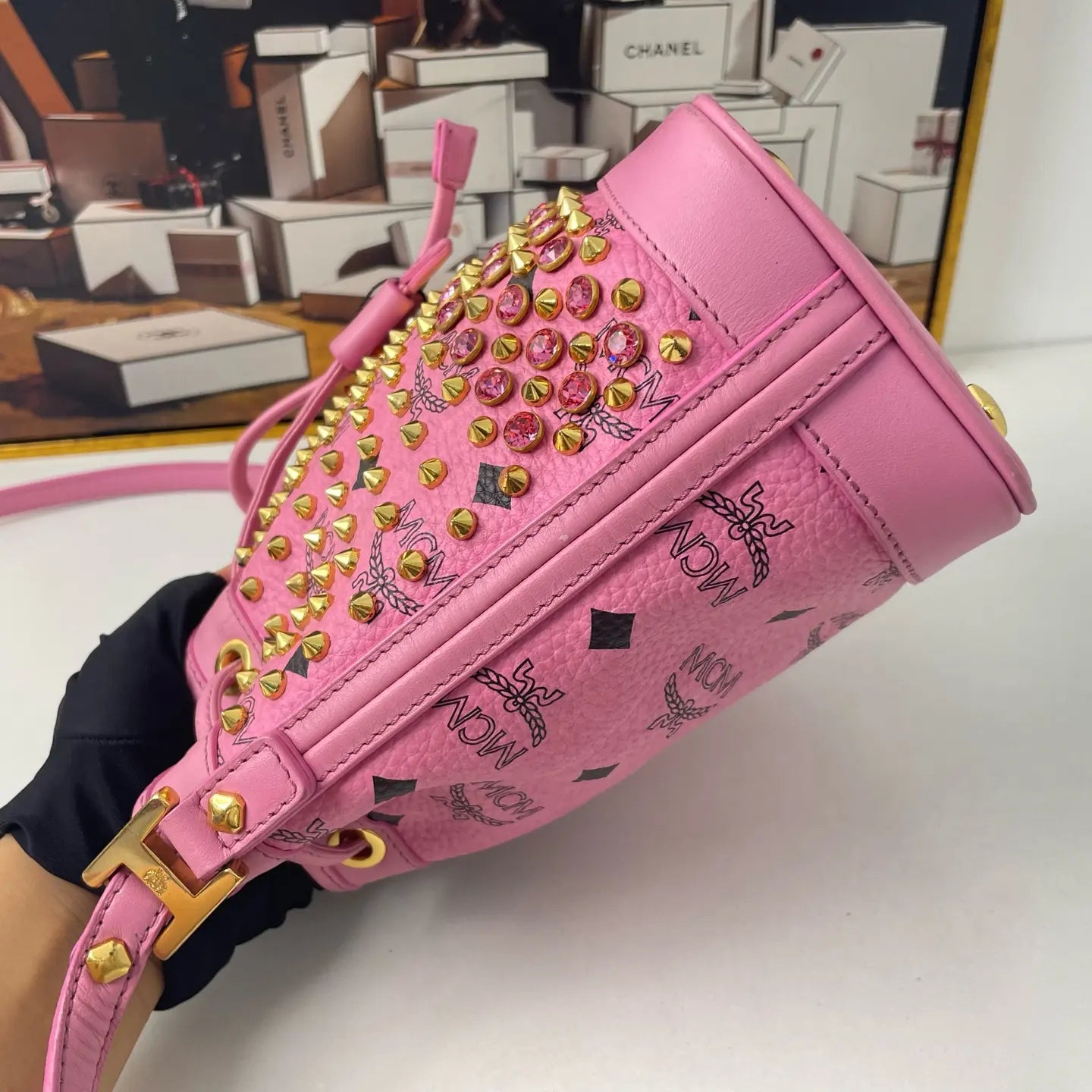 MCM Studded Bucket Bag 17×11cm