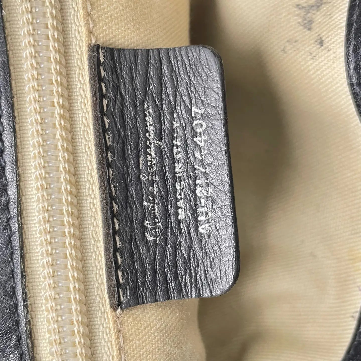 Ferragamo Shoulder Crossbody Bag 28×7cm