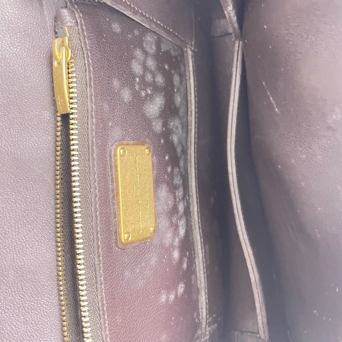 Ferragamo Crossbody Bag 21×4cm