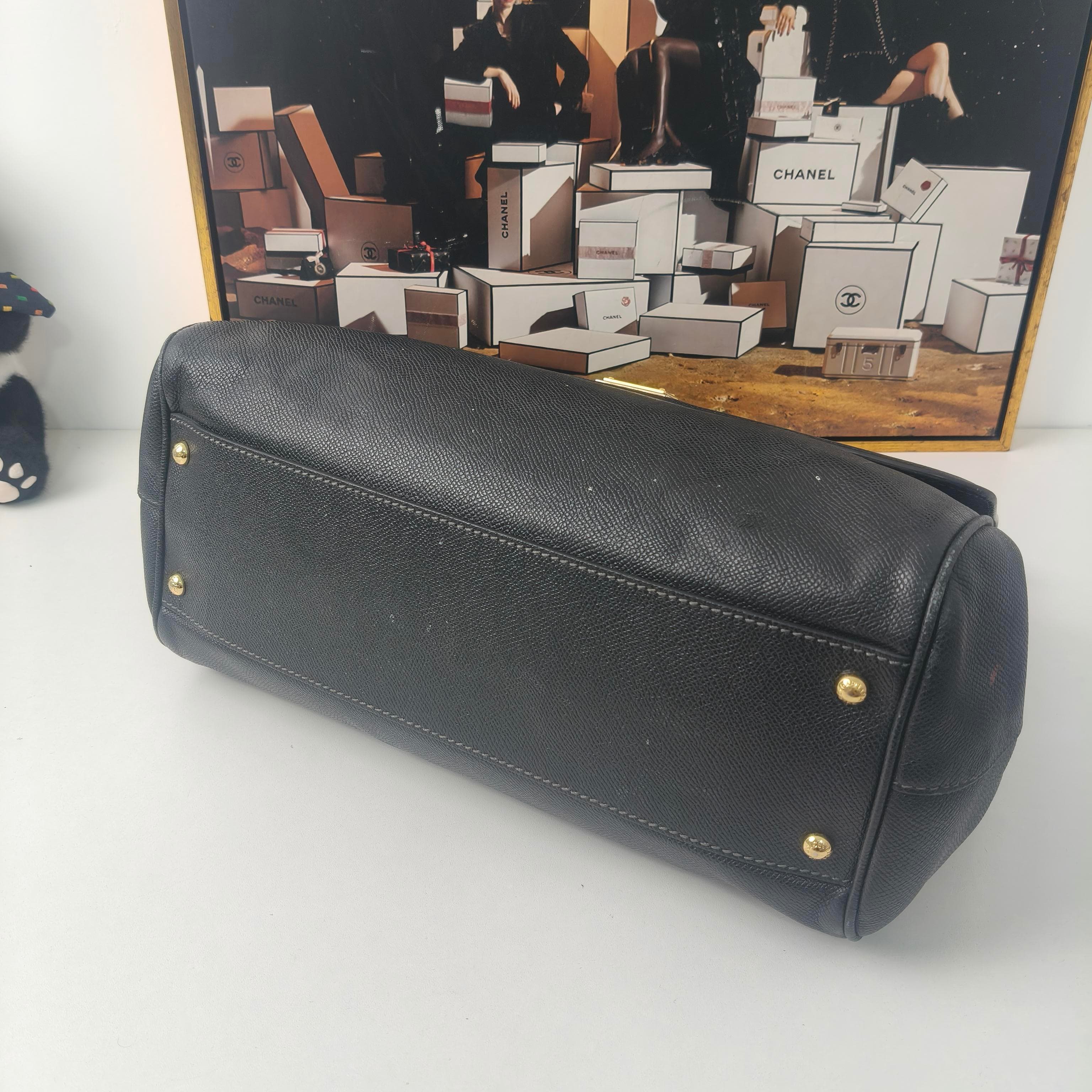 Dolce & Gabbana Large Black Leather Handbag 32×9cm – 95% New