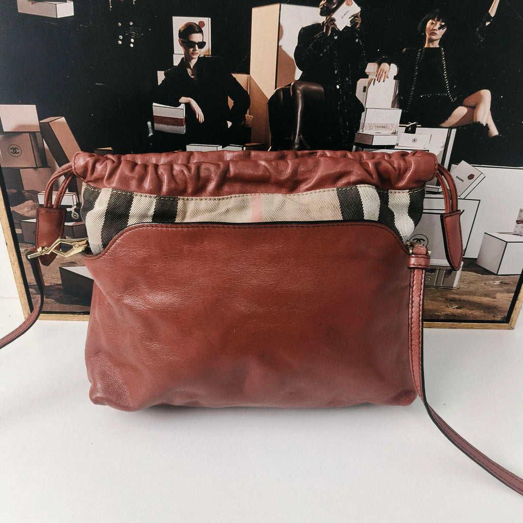 Burberry Red Check Crossbody Bag 26×8cm – 95% New