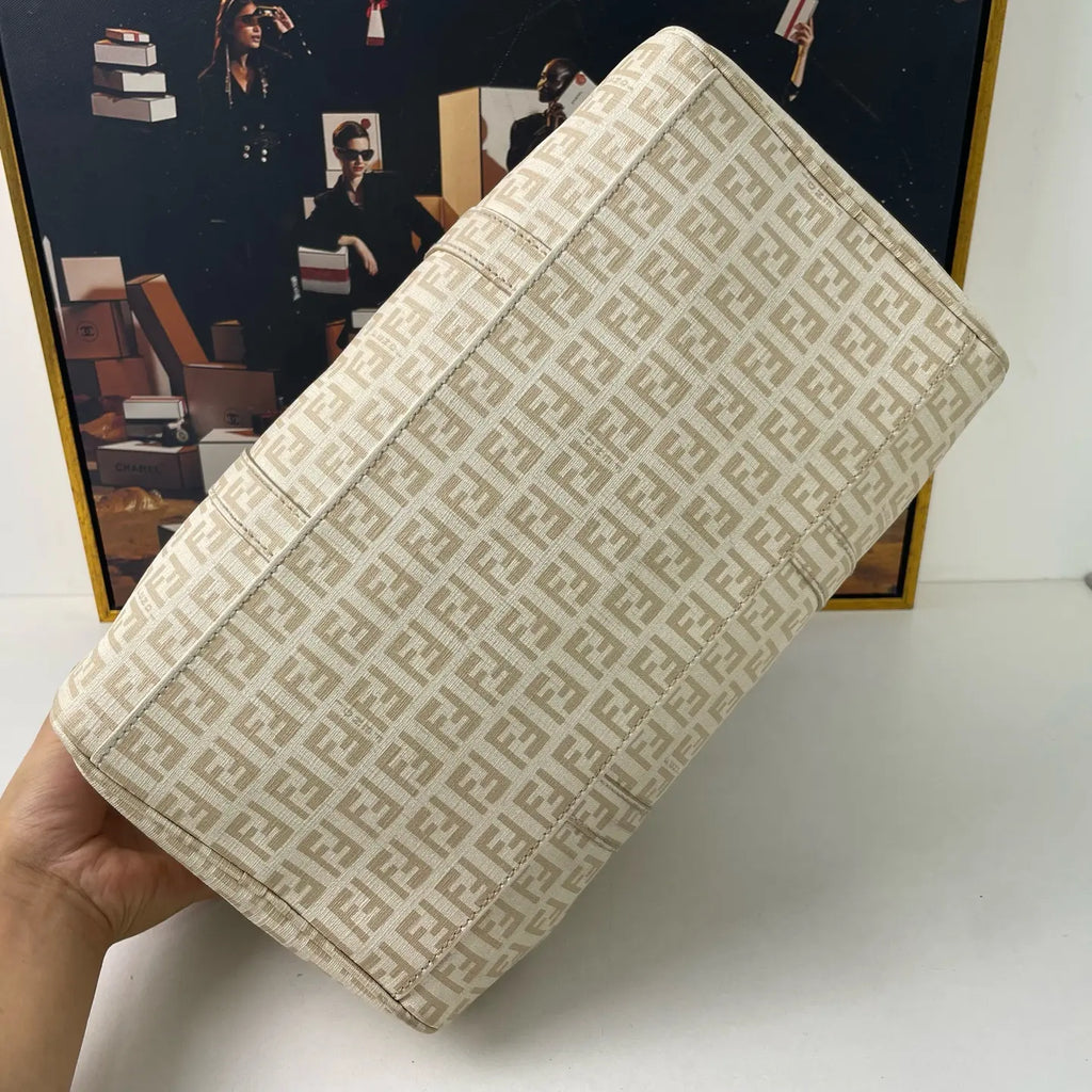 Fendi Vintage Monogram Boston Handbag 31×18cm – 98% New