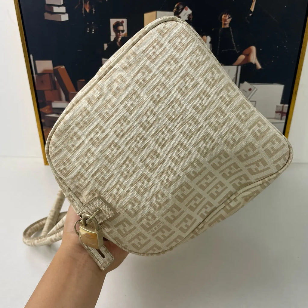 Fendi Vintage Monogram Boston Handbag 31×18cm – 98% New