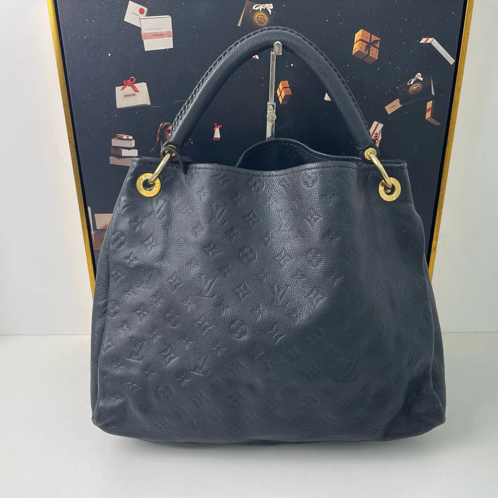 Louis Vuitton Artsy Black Leather Shoulder Bag 42×32cm – 98% New