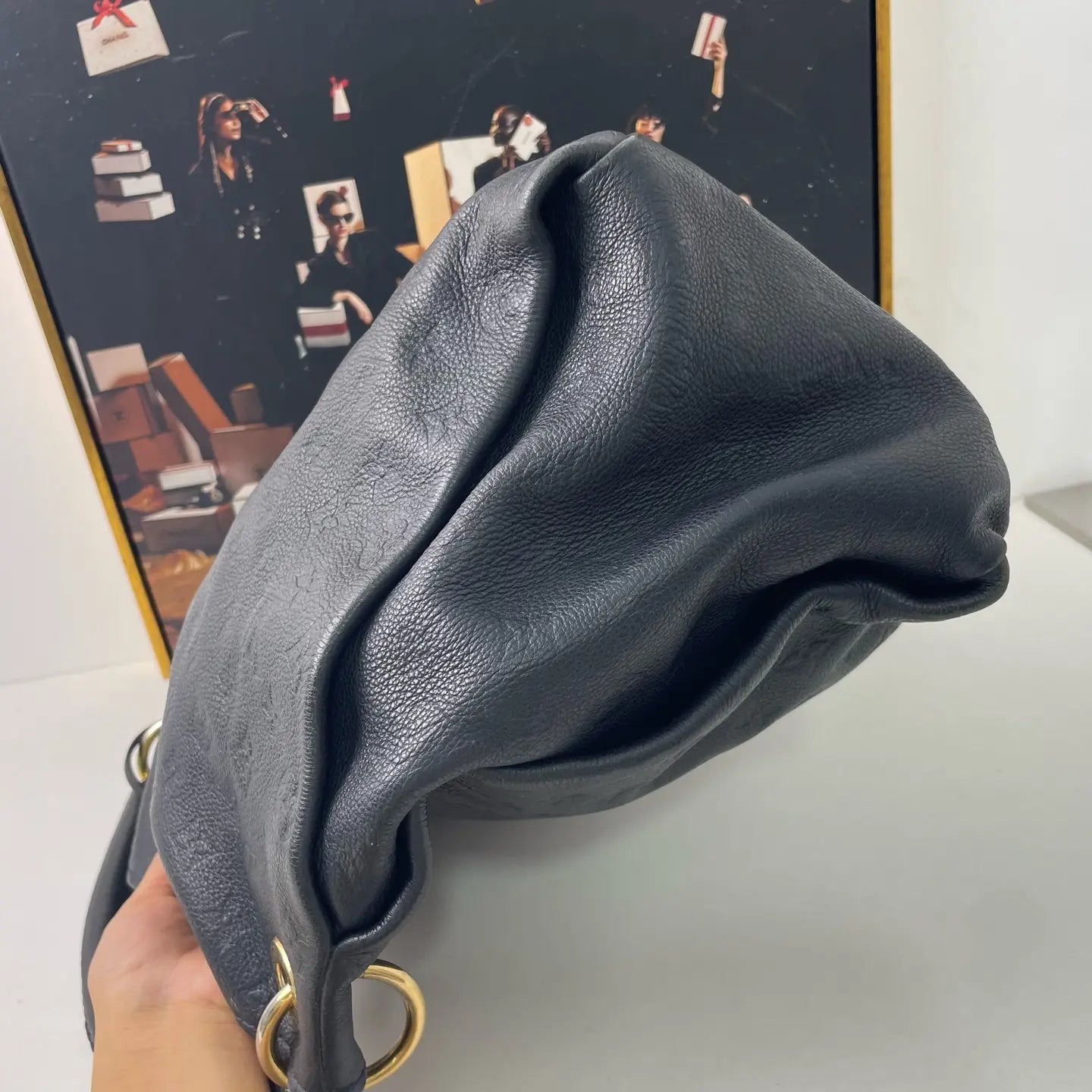 Louis Vuitton Artsy Black Leather Shoulder Bag 42×32cm – 98% New