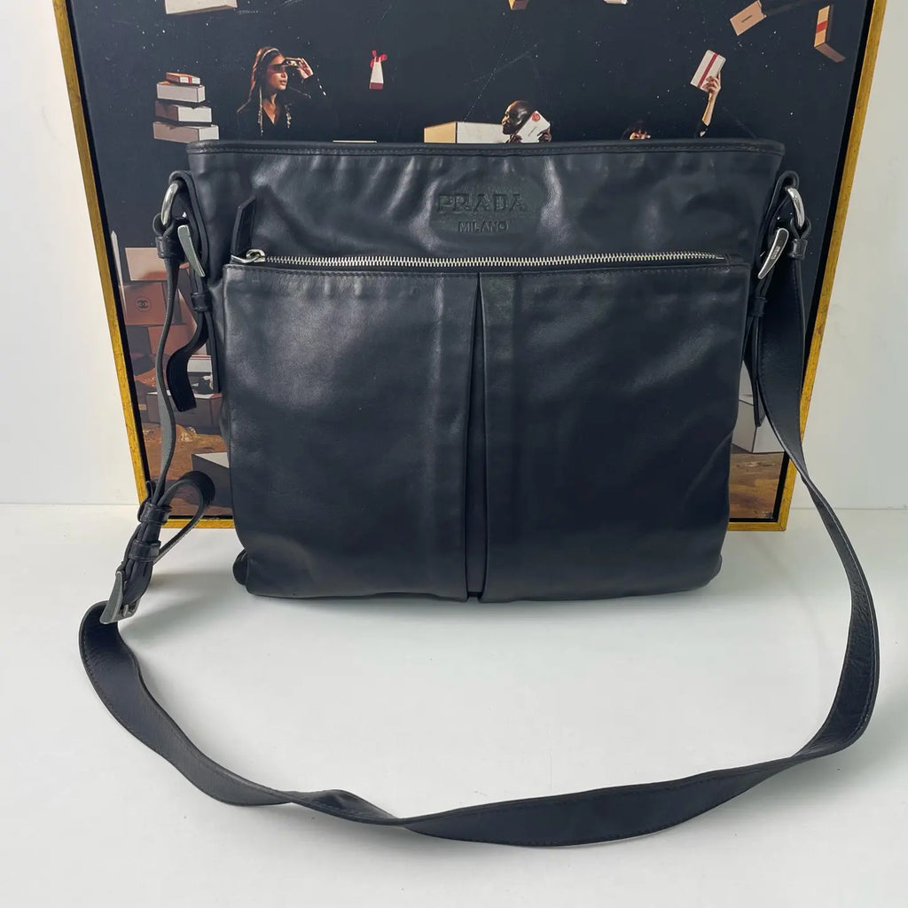 Prada Black Leather Shoulder Bag 35×32cm – 97% New