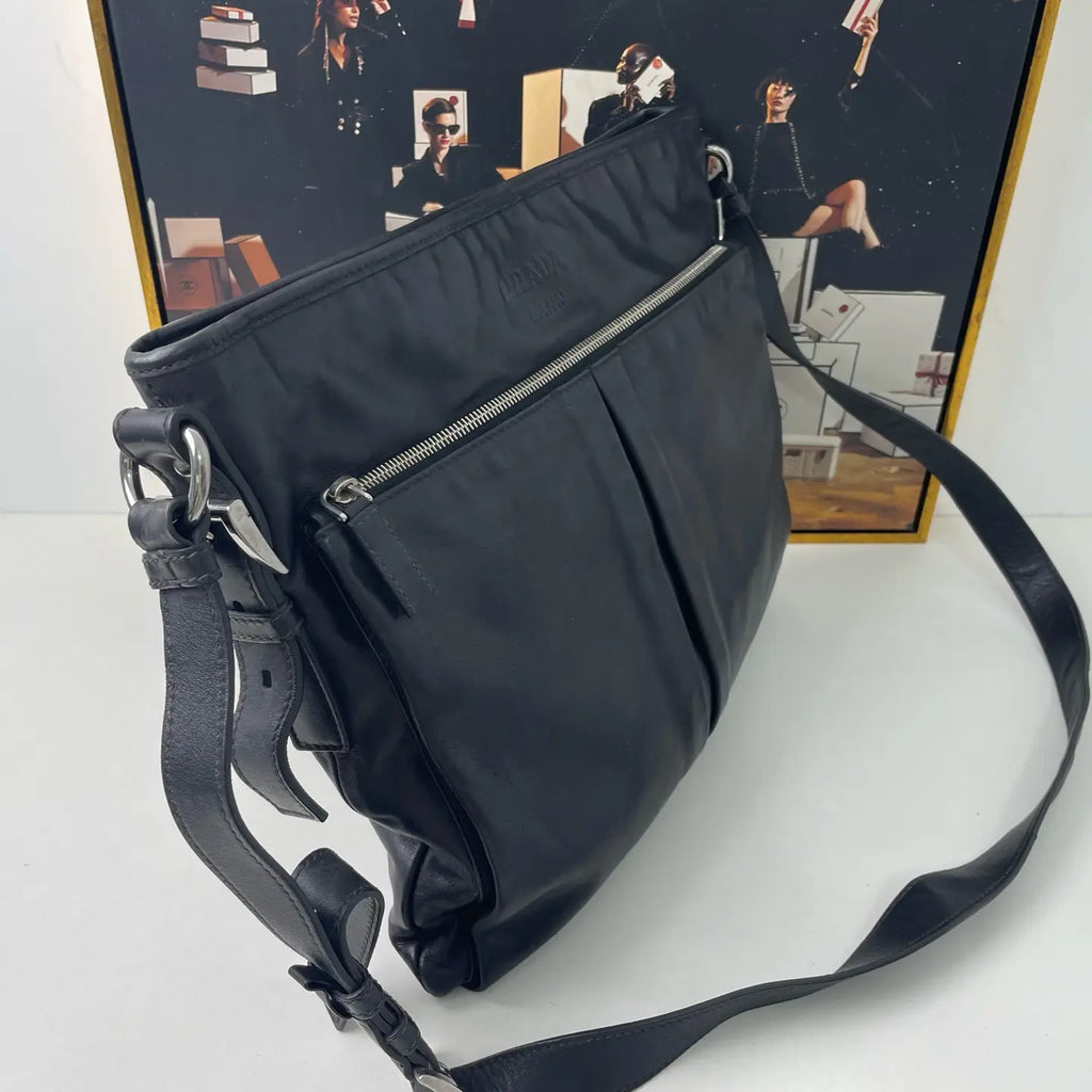 Prada Black Leather Shoulder Bag 35×32cm – 97% New