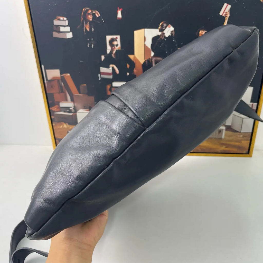 Prada Black Leather Shoulder Bag 35×32cm – 97% New