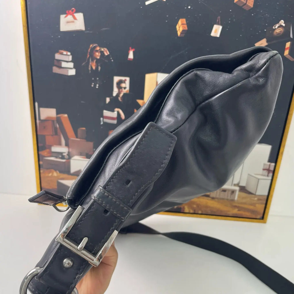 Prada Black Leather Shoulder Bag 35×32cm – 97% New